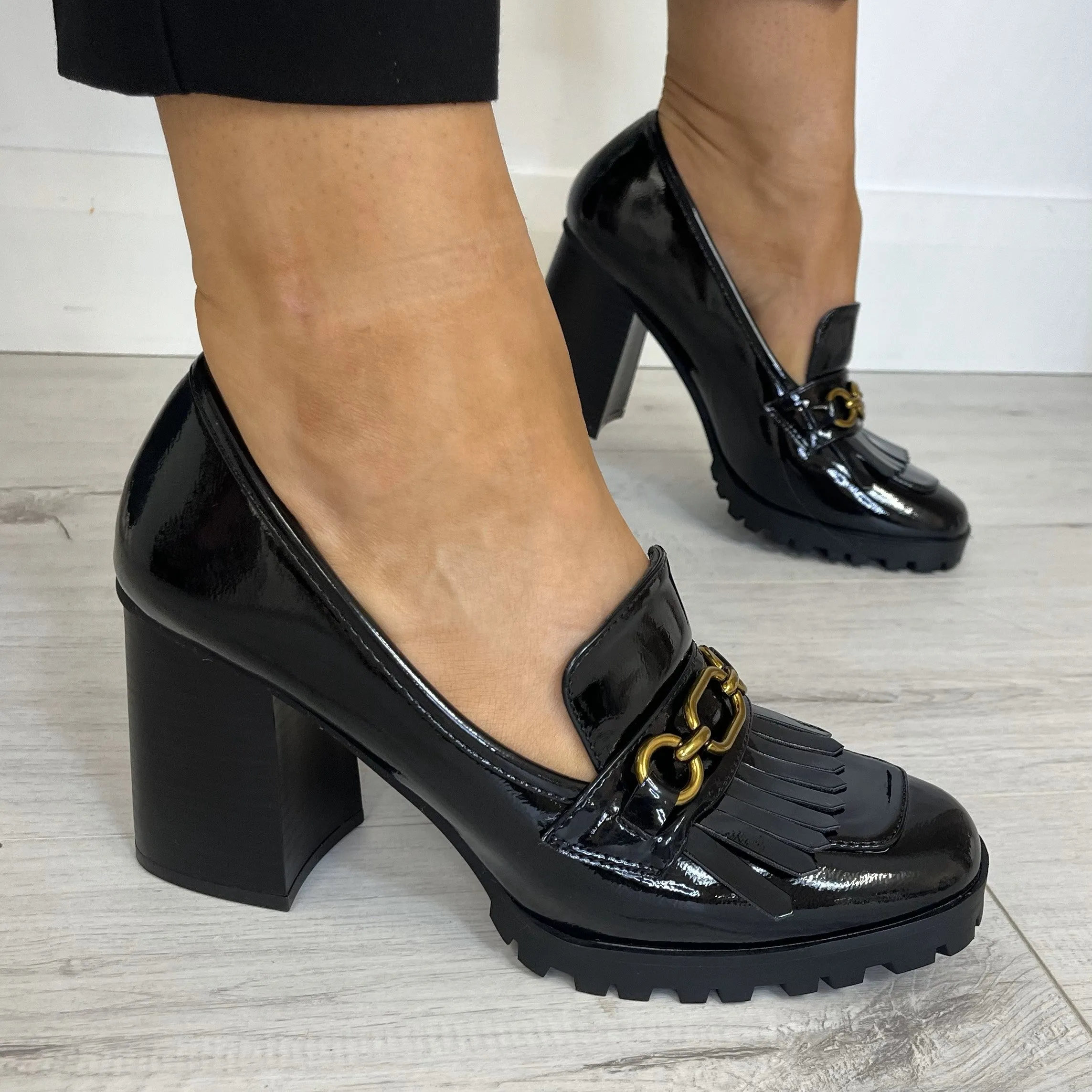 Menbur Black Block Heel Loafers